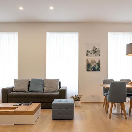 וינה Modern 3 Room Apartment In A Prime Location מראה חיצוני תמונה