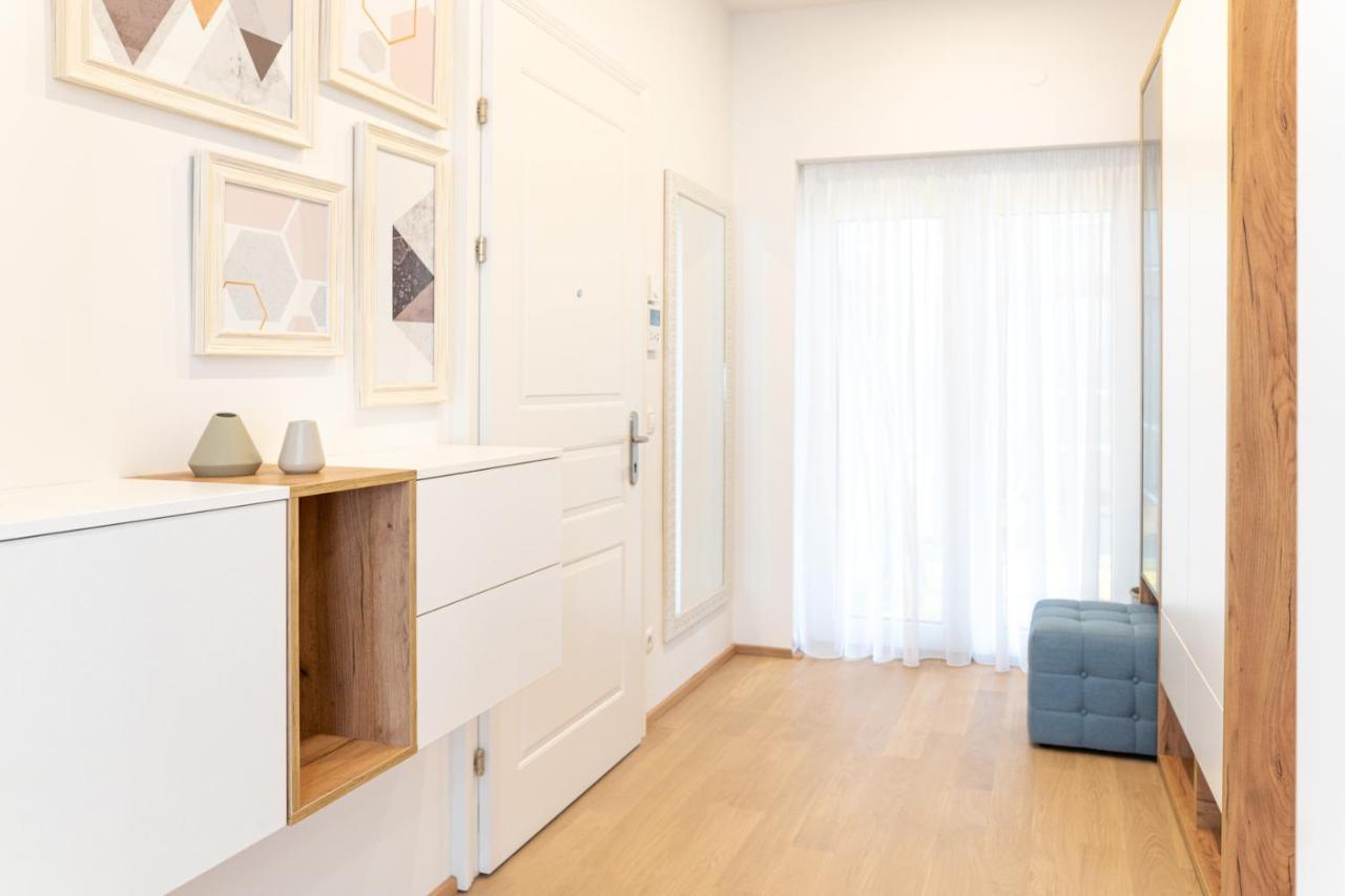 וינה Modern 3 Room Apartment In A Prime Location מראה חיצוני תמונה